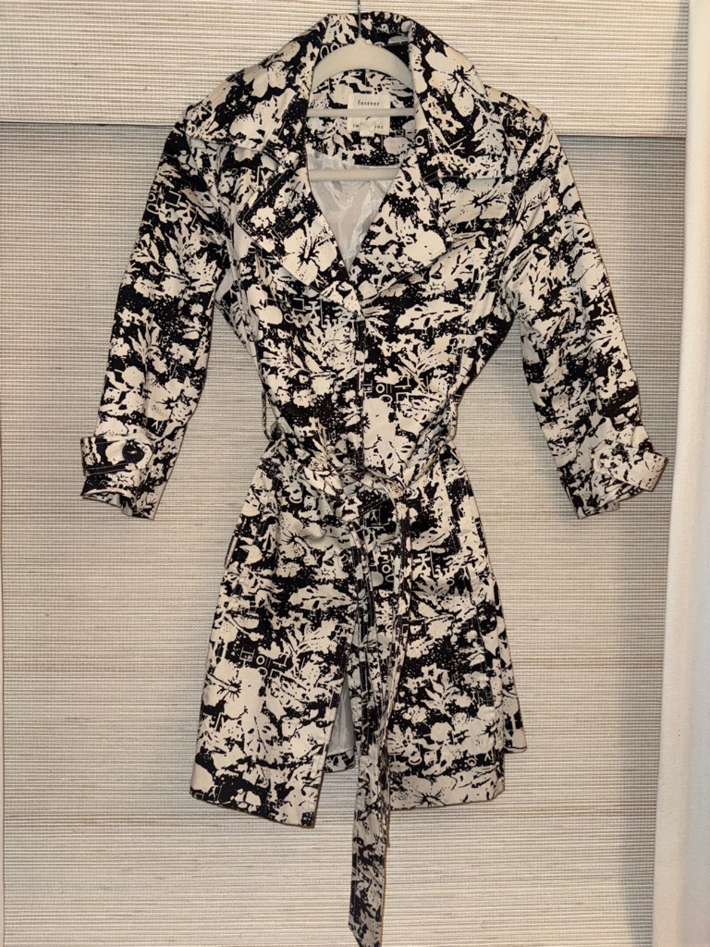 Vintage Forever 21 | Black & White Print Trench Coat with Belt - Size M